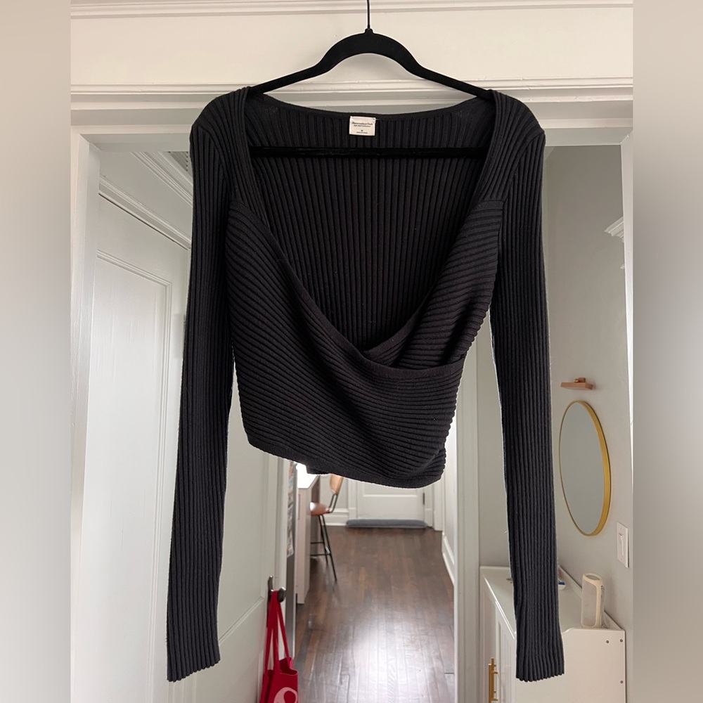 Abercrombie & Fitch Abercrombie LuxeLoft Slim Wrap Sweater black size M